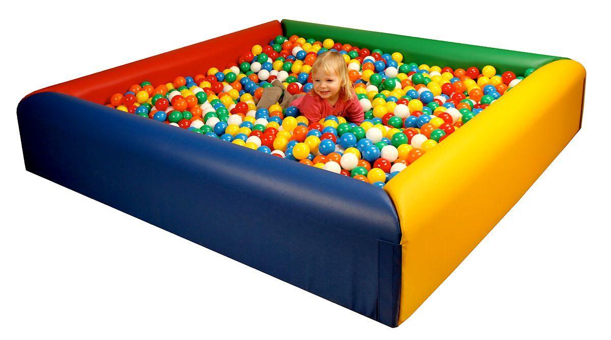 Regenbogen-Ballbad - So bunt wie der Regenbogen ist dieses kleinere Bällchenbad. Ideal für Orte mit nicht so viel Platz - aus der original Herstellung Bänfer aus Bad Wildungen Regenbogen-Ballbad - Außenmaß Ballbad ca. 190x190cm