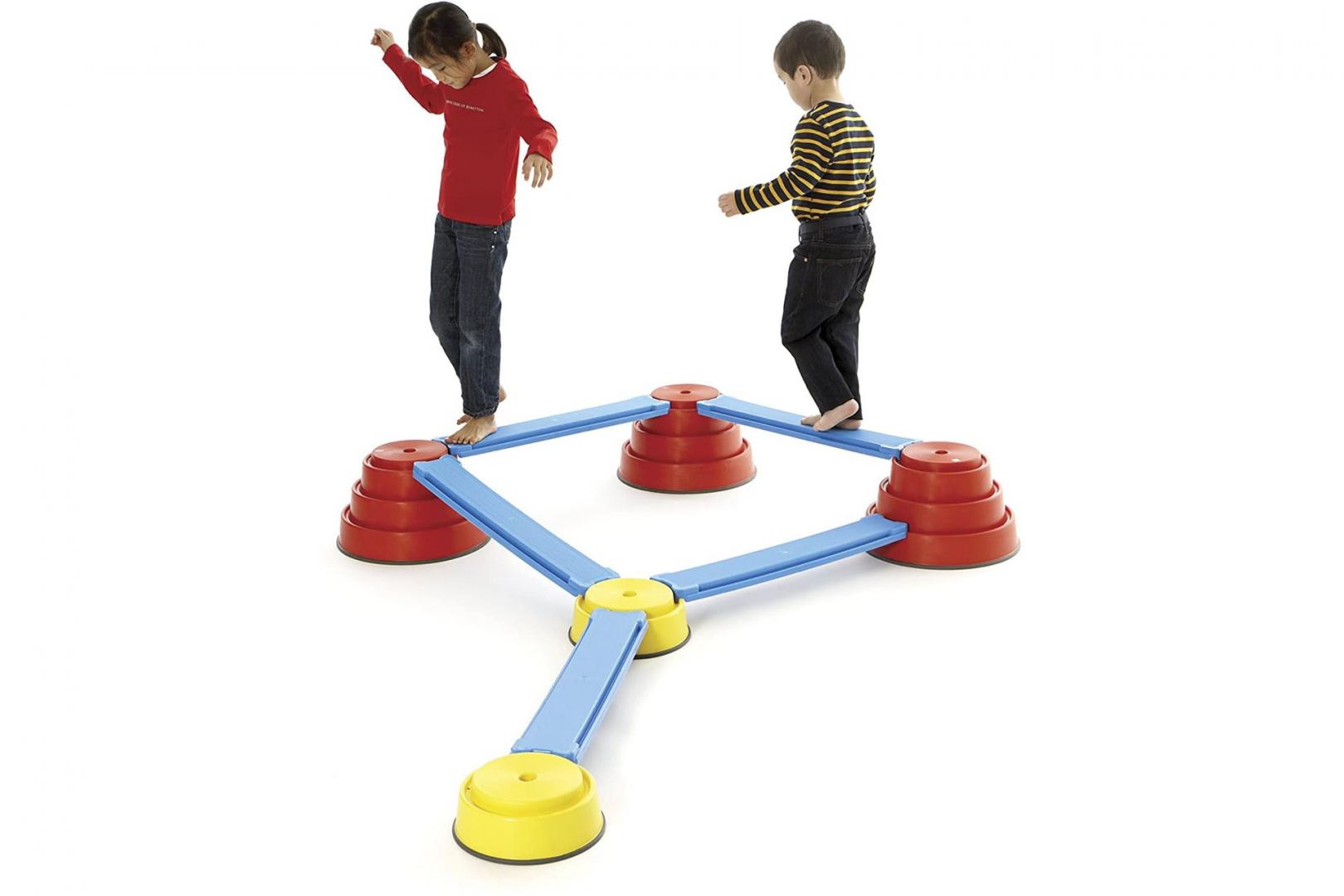 Build N' Balance Starter Set Aufbau - Ein gelungener spannender Balanceparcour von GONGE, der den Gleichgewichtssinn der Kinder herausfordert. Build N' Balance Starter Set Aufbau - fördert den Gleichgewichtssinn der Kinder