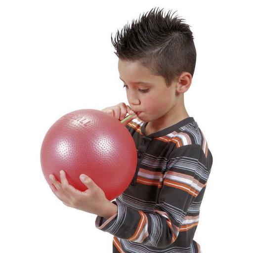 Overball rot zum aufpusten - weicher, griffiger Spielball