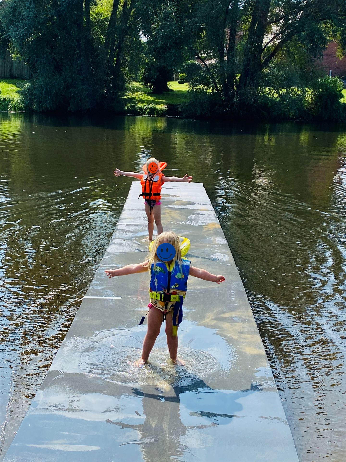 Wasserlaufmatte im Seebad