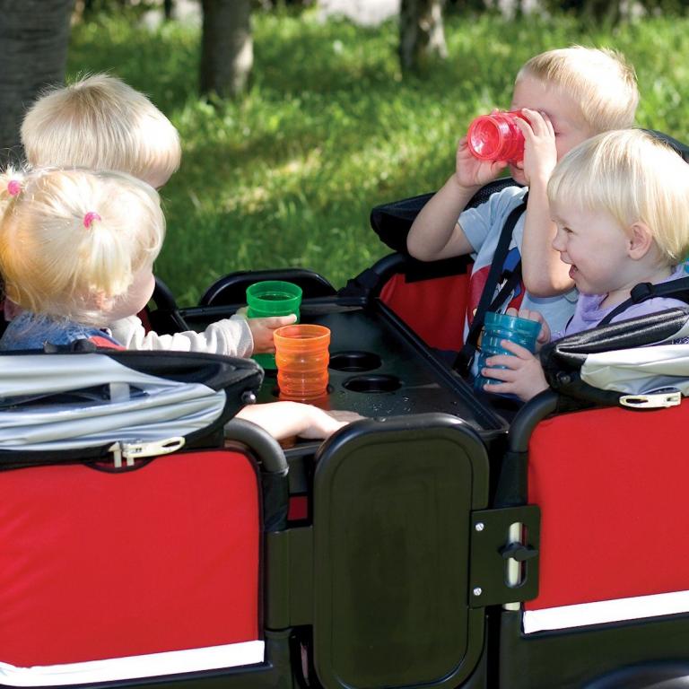 Winther Turtle Kinderbus de Lux - mit Tisch